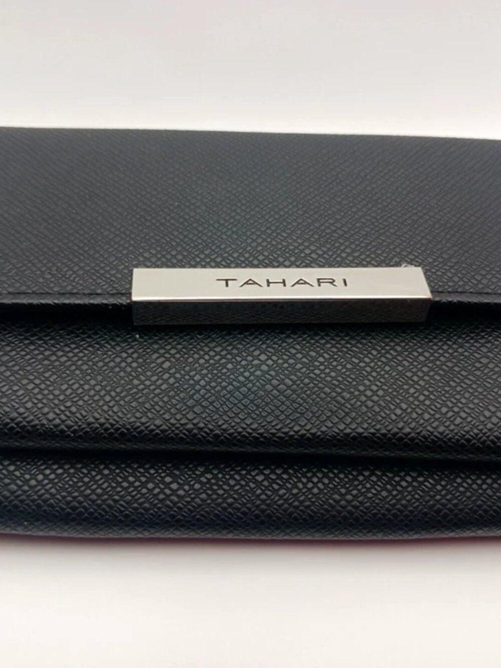 TAHARI Trifold Wristlet Zip Around Wristlet Wallet Black - Picture 2 of 12